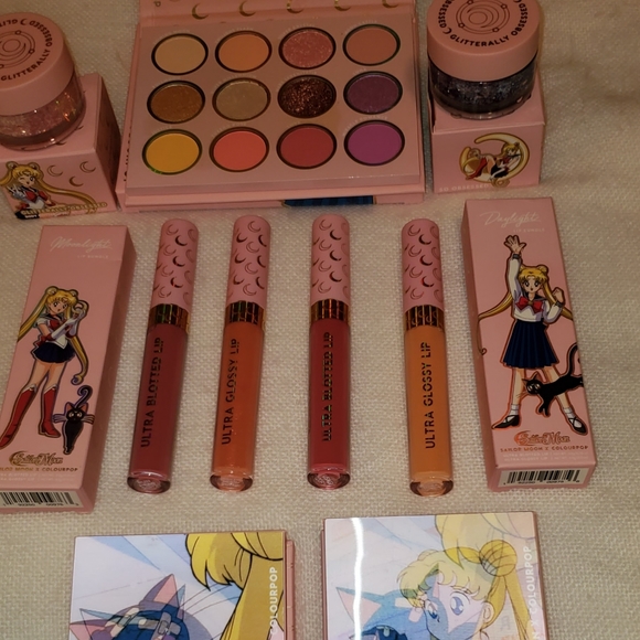 COSMETIC BUNDLE(DISNEY SAILOR MOON) - Picture 7 of 16